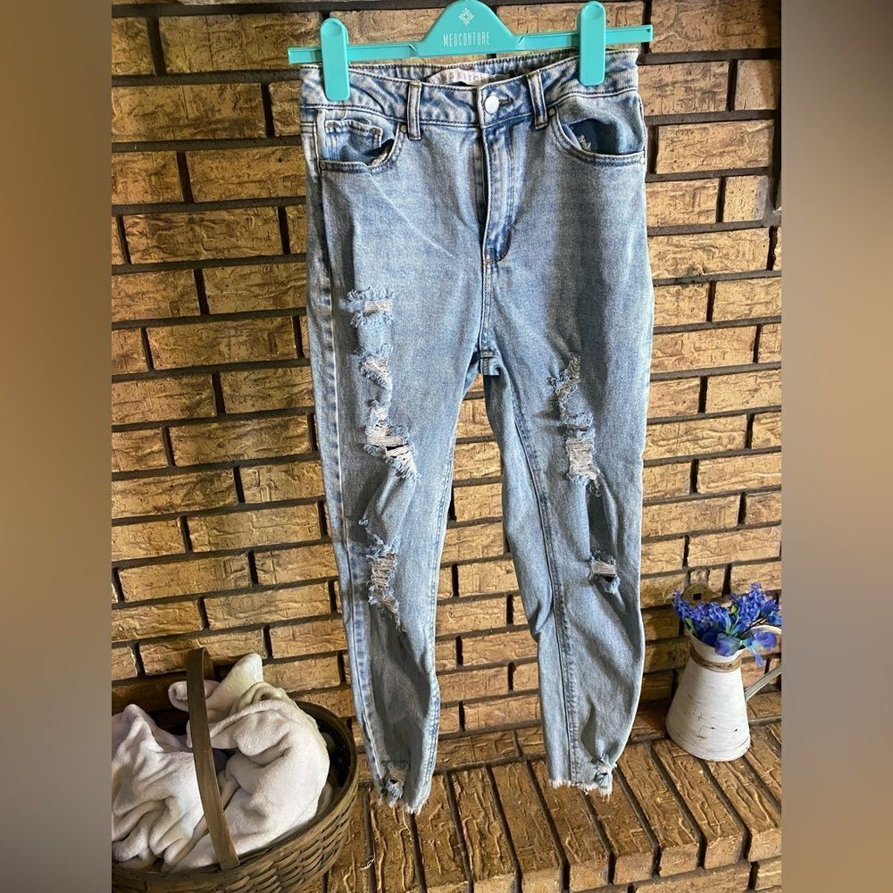 Tinseltown distressed jeans